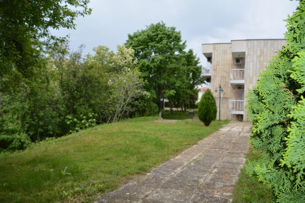 Sunshine Pearl Family Hotel Kavarna Exterior photo